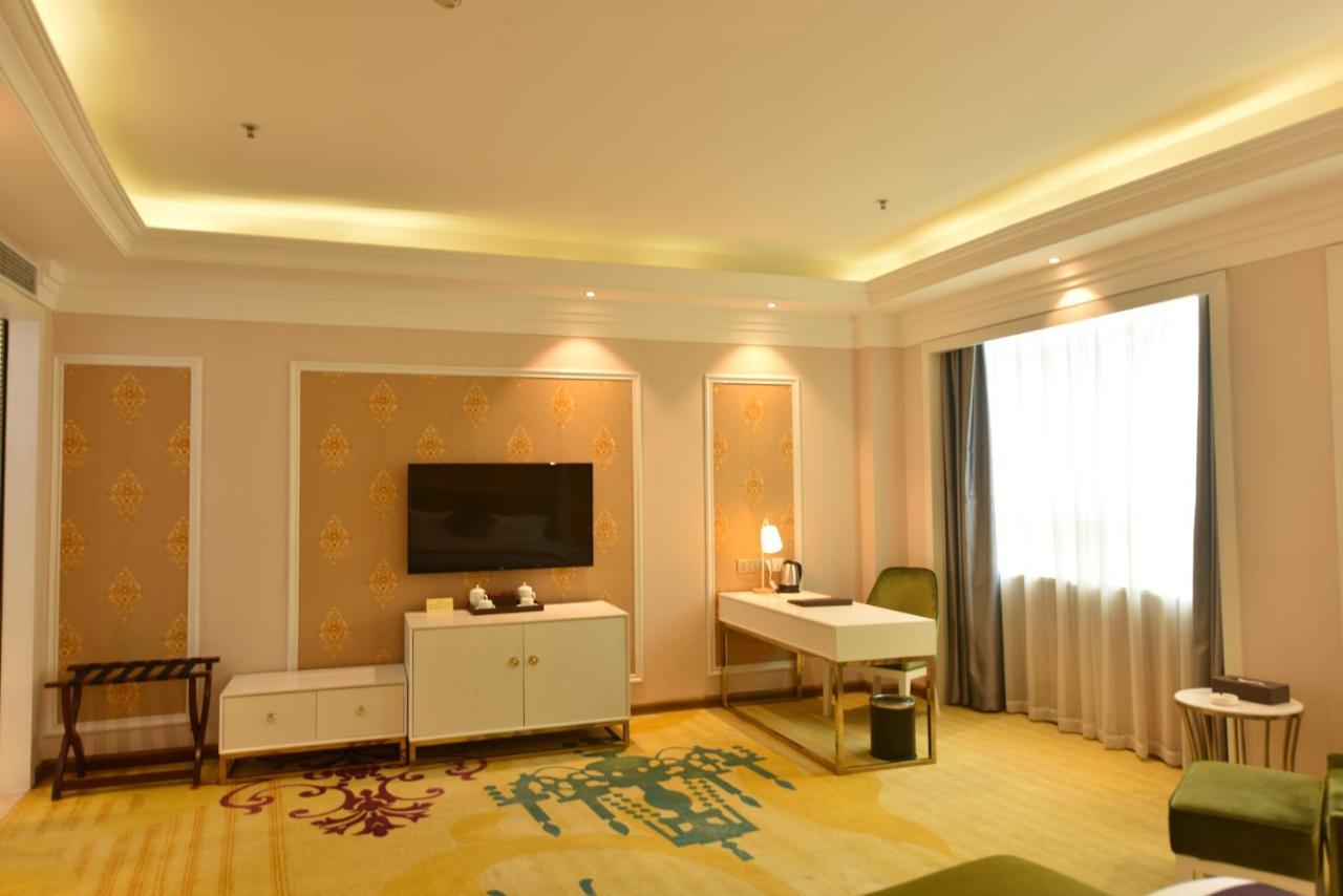 Hong Van Grand Hotel Mong Cai Экстерьер фото